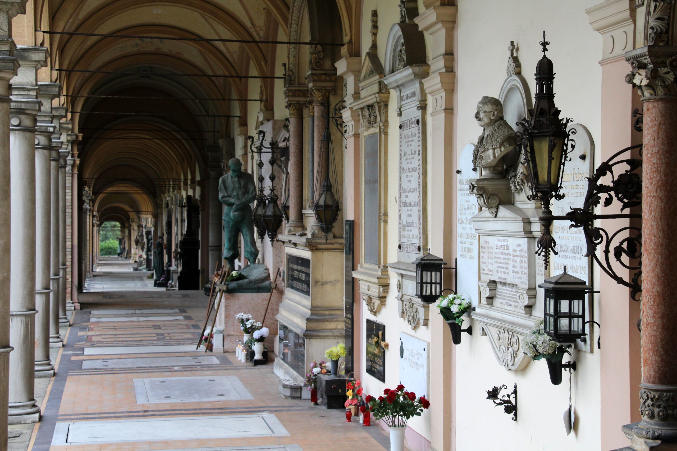 Arkade i arhitektura groblja Mirogoj u Zagrebu