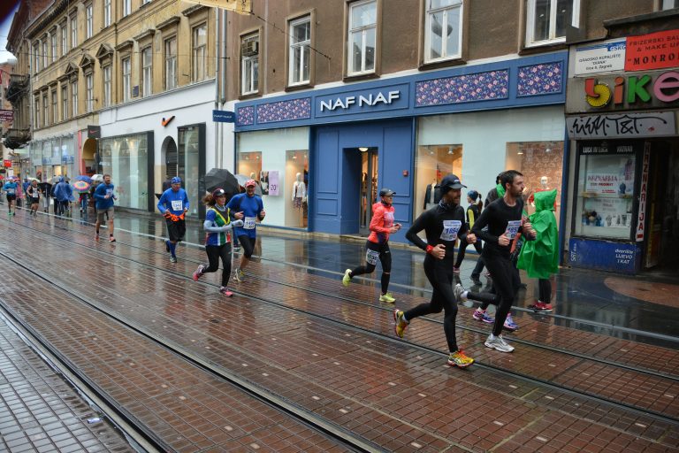 Trkači na Zagrebačkom maratonu 2015. godine